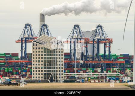 Europort, Porto di Rotterdam, Olanda meridionale, Paesi Bassi - 15 novembre 2022: Terminal Euromax Foto Stock