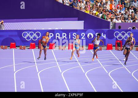 Parigi, Francia. 4 agosto 2024. PARIGI, FRANCIA - 4 AGOSTO: Tasa Jiya dei Paesi Bassi gareggia nella prima gara femminile di 200 m durante la 9a giornata di atletica leggera - Giochi Olimpici Parigi 2024 allo Stade de France il 4 agosto 2024 a Parigi, Francia. (Foto di Andy Astfalck/Agenzia BSR) credito: Agenzia BSR/Alamy Live News Foto Stock