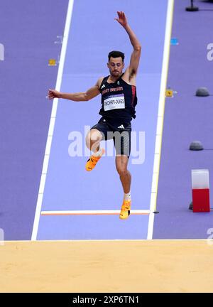 Jacob Fincham-Dukes della Gran Bretagna durante la qualificazione per il salto lungo maschile allo Stade de France il nono giorno dei Giochi Olimpici di Parigi del 2024 in Francia. Data foto: Domenica 4 agosto 2024. Foto Stock