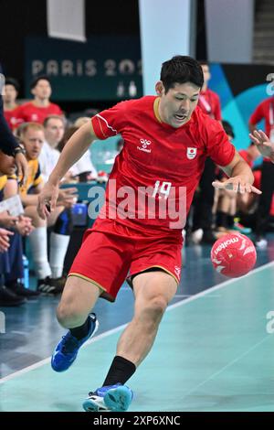 Parigi, Francia. 4 agosto 2024. 19 TOKUDA Shinnosuke (JPN), Svezia (SWE) vs Giappone (JPN), Handball Men's Preliminary Round at Paris South Arena 6, durante i Giochi Olimpici di Parigi 2024, 4 agosto 2024, Parigi, Francia. Crediti: Enrico Calderoni/AFLO SPORT/Alamy Live News Foto Stock