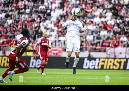 Anversa, Belgio. 4 agosto 2024. Anderlecht's Mats Rits in azione durante una partita di calcio tra Royal Anversa FC e RSC Anderlecht, domenica 4 agosto 2024 ad Anversa, il giorno 2 della stagione 2024-2025 della prima divisione del campionato belga "Jupiler Pro League". BELGA PHOTO TOM GOYVAERTS credito: Belga News Agency/Alamy Live News Foto Stock