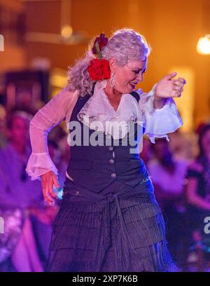 Santa Barbara, Stati Uniti. 3 agosto 2024. La ballerina di flamenco Maya De Silva e Tablao Flamenco celebra il 100° anniversario dei vecchi giorni spagnoli con una performance al Legacy Art di Santa Barbara, CA, il 3 agosto 2024. (Foto di Rod Rolle/Sipa USA) credito: SIPA USA/Alamy Live News Foto Stock