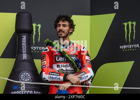 Circuito di Silverstone, Silverstone, Northamptonshire, Regno Unito. 4 agosto 2024. 2024 Monster Energy British MotoGP Race Day; Francesco Bagnaia 1 dell'Italia dopo aver guidato la Ducati GP24 di Ducati Lenovo al terzo posto Credit: Action Plus Sports/Alamy Live News Foto Stock