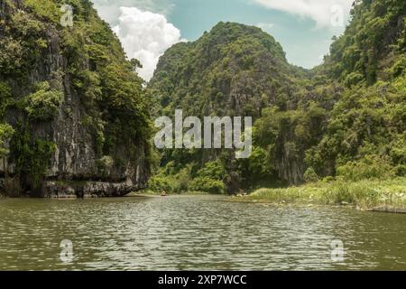 Paesaggio naturale di Tam Coc-Bich Dong in Vietnam Foto Stock