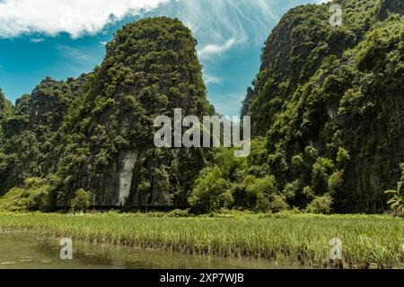 Paesaggio naturale di Tam Coc-Bich Dong in Vietnam Foto Stock