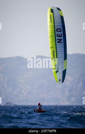 MARSIGLIA - Annelous Lammerts kitefoiling durante le gare di apertura ai Giochi Olimpici. Kitefoiling è un nuovo sport ai Giochi. LEVIGATRICE ANP KONING Foto Stock