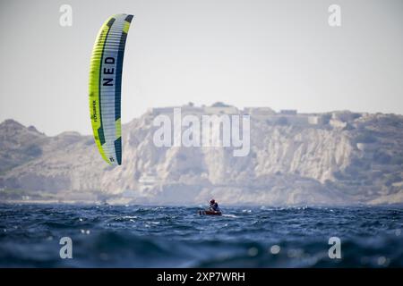 MARSIGLIA - Annelous Lammerts kitefoiling durante le gare di apertura ai Giochi Olimpici. Kitefoiling è un nuovo sport ai Giochi. LEVIGATRICE ANP KONING Foto Stock