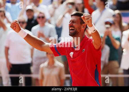 Parigi, Francia. 4 agosto 2024. Novak Djokovic durante la finale singola maschile di tennis alle Olimpiadi estive 2024, domenica 4 agosto 2024, a Parigi, Francia. ( Crediti: LaPresse/Alamy Live News Foto Stock