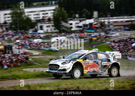 Il pilota Adrien Fourmaux e il co-pilota Alexandre Coria del Team M-Sport Ford World Rally Team Ford Puma Rally1 Hybrid, affrontano la 4a gara, durante il FIA World Rally Championship WRC secto Rally Finlandia 2024 04 agosto Jyvaskyla, Finlandia Foto Stock