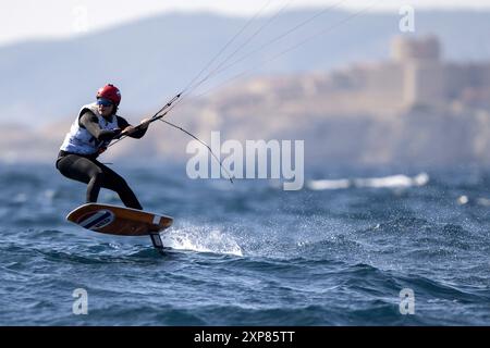 MARSIGLIA - Annelous Lammerts kitefoiling durante le gare di apertura ai Giochi Olimpici. Kitefoiling è un nuovo sport ai Giochi. LEVIGATRICE ANP KONING Foto Stock