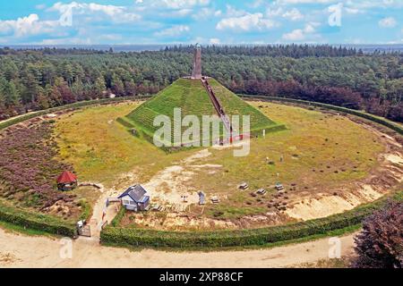 Aereo dalla piramide di Austerlitz, amonumente dedicato a Napoleone Bonaparte, situato nei Paesi Bassi a Utrechtse Heuvelrug Foto Stock