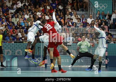 12 GERARD Vincent di FranceHandball turno preliminare durante i Giochi Olimpici di Parigi 2024 il 4 agosto 2024 all'Arena Paris Sud di Parigi, Francia Foto Stock