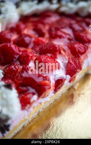 Dettaglio di una torta di fragole e panna Foto Stock