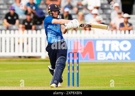 Bristol, Regno Unito, 4 agosto 2024. Chris Benjamin del Warwickshire batte durante la partita della Metro Bank One-Day Cup tra Gloucestershire e Warwickshire. Crediti: Robbie Stephenson/Gloucestershire Cricket/Alamy Live News Foto Stock