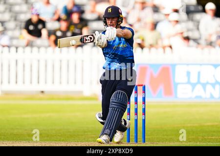 Bristol, Regno Unito, 4 agosto 2024. Chris Benjamin del Warwickshire batte durante la partita della Metro Bank One-Day Cup tra Gloucestershire e Warwickshire. Crediti: Robbie Stephenson/Gloucestershire Cricket/Alamy Live News Foto Stock