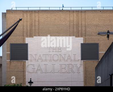 Londra, Regno Unito - 25 giugno 2024: La National Gallery di Londra è un prestigioso museo d'arte situato a Trafalgar Square Foto Stock