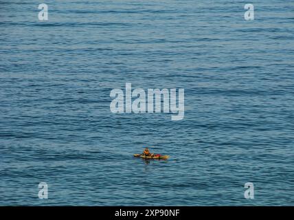 Fare kayak lungo la spettacolare costa di Banderas Bay fino a splendide baie appartate è una delle molte attività offerte nel lussuoso resort Foto Stock