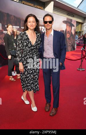 Annie Mosebach und Tom Schilling bei der „Horizon“ Film Premiere AM 4.08.2024 a Berlino Foto Stock