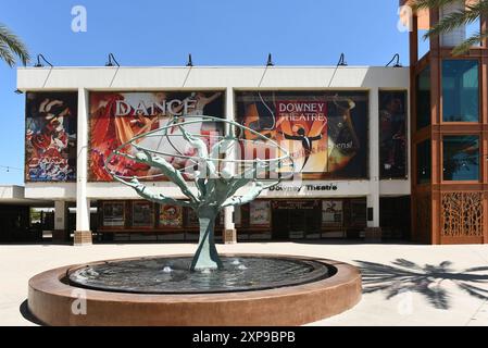 DOWNEY, CALIFORNIA - 28 LUGLIO 2024: Il Downey Theatre, presso il Civic Center, è un locale di musica e danza. Foto Stock