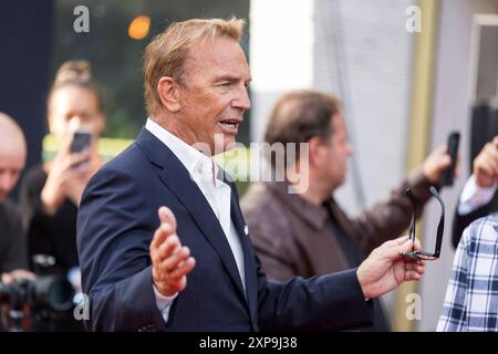 Horizon, Filmpremiere im Zoo Palast, Berlino, 04.08.2024 Kevin Costner bei der Premiere von Horizon im Berliner Zoo Palast AM 04.08.2024. Berlin Zoo Palast *** Horizon, anteprima cinematografica allo Zoo Palast di Berlino, 04 08 2024 Kevin Costner alla prima di Horizon allo Zoo Palast di Berlino il 04 08 2024 Berlin Zoo Palast Copyright: XBenxKriemannx Foto Stock