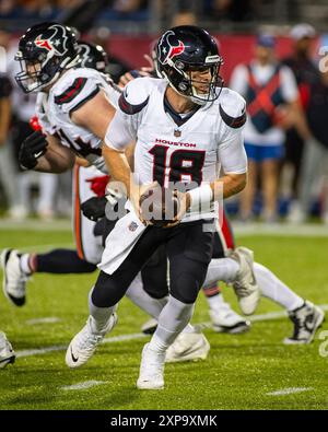 1 agosto 2024: Il quarterback n. 18 degli Houston Texans Case Keenum in azione durante la gara della Hall of Fame contro i Chicago Bears a Canton, OHIO. Mike Wulf/CSM Foto Stock
