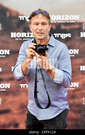 Thomas Kretschmann bei der Deutschlandpremiere des Kinofilms 'Horizon' im Zoo Palast. Berlino, 04.08.2024 Foto Stock