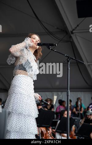 Newport, Rhode Island. 4 agosto 2024. Laufey partecipa al Newport Jazz Festival, sul palco di Fort Adams Park. @ Veronica Bruno / Alamy Live News Foto Stock