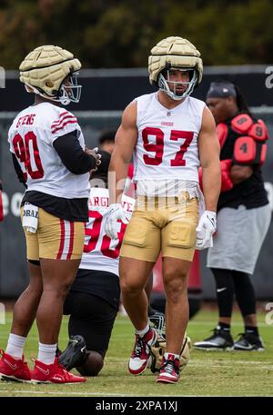 Santa Clara, California, Stati Uniti. 04 agosto 2024 Santa Clara U.S.A CA San Francisco 49ers, defensive lineman Nick Bosa (97) sul campo durante le esercitazioni della D line al San Francisco 49ers Training Camp Day 10 presso SAP Performance Facility al Levi's Stadium Santa Clara California. Thurman James/CSM credito: Cal Sport Media/Alamy Live News Foto Stock