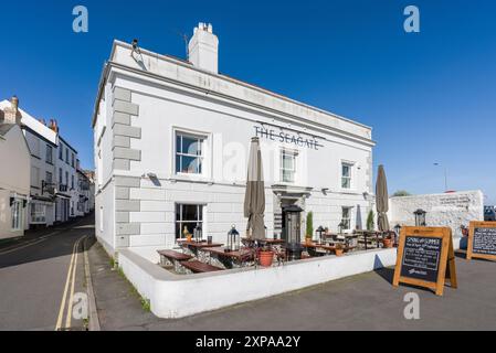 Il Seagate Hotel sulla banchina nel villaggio costiero di Appledore, nel Devon settentrionale, in Inghilterra. Foto Stock