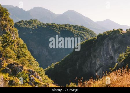 Paesaggio estivo con Nevidio Canyon a Durmitor Foto Stock