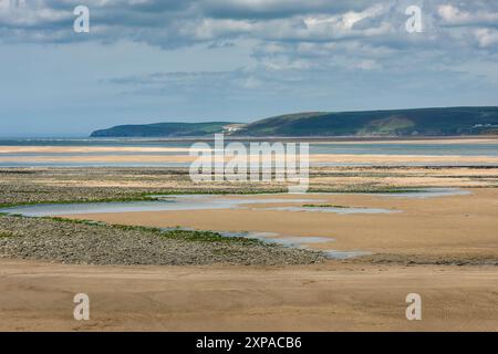 L'estuario di Taw e Torridge con Baggy Point oltre dal Northam Burrows Country Park sul paesaggio nazionale della costa del Devon settentrionale, Inghilterra. Foto Stock