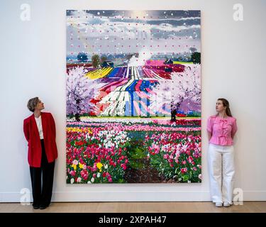 Londra, Regno Unito. 5 agosto 2024. Personale in anteprima di "The Civilisation Paintings" di Damien Hirst a Phillips Berkeley Square. I dipinti della civiltà sono una serie di 32 nuovi dipinti paesaggistici che raffigurano ricordi o sentimenti di città presentati in una mostra pubblica dal 5 agosto al 2 settembre 2024. Crediti: Stephen Chung / Alamy Live News Foto Stock