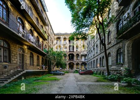 Budapest, Wohnhaus Bezeredi utca 6 // Budapest, Appartamento Casa Bezeredi utca 6 Foto Stock