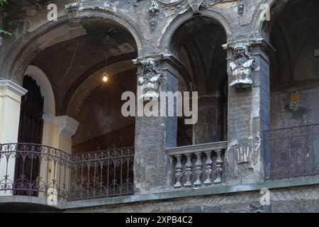 Budapest, Wohnhaus Bezeredi utca 6 // Budapest, Appartamento Casa Bezeredi utca 6 Foto Stock