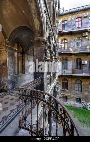 Budapest, Wohnhaus Bezeredi utca 6 // Budapest, Appartamento Casa Bezeredi utca 6 Foto Stock