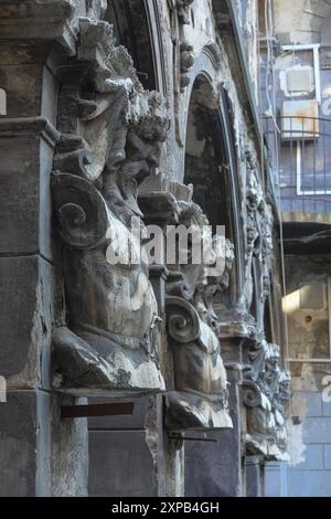 Budapest, Wohnhaus Bezeredi utca 6 // Budapest, Appartamento Casa Bezeredi utca 6 Foto Stock