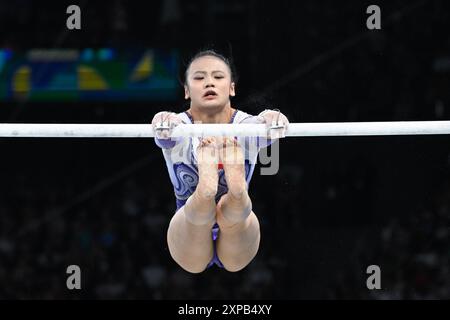 Qiyuan Qiu ( CHN ), ginnastica Artistica, Women&#39;s uneven Bars Final durante i Giochi Olimpici di Parigi 2024 il 4 agosto 2024 all'Arena Bercy di Parigi, Francia Foto Stock