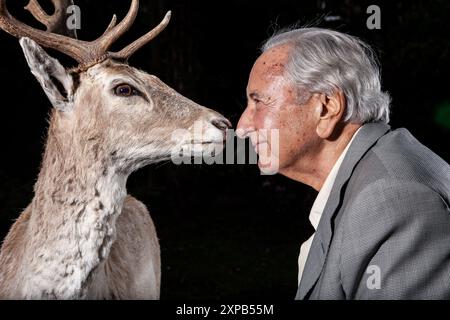 Michael Winner, fotografato nella sua villa di Kensington, Foto Stock