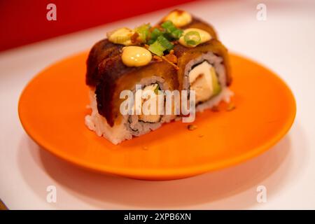 Hispanic Plantain Sushi Roll servito alla carta Foto Stock