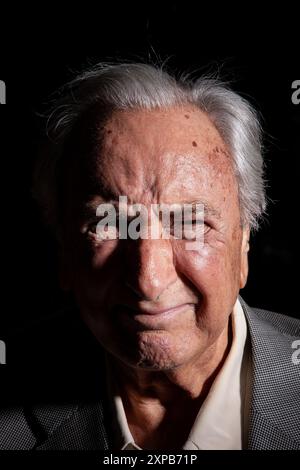 Michael Winner, fotografato nella sua villa di Kensington, Foto Stock