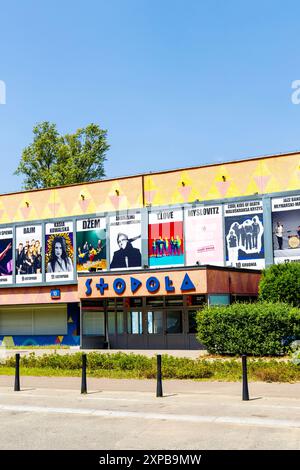 Esterno di Stodoła, uno dei locali di musica dal vivo più acclamati della Polonia, Varsavia, Polonia Foto Stock