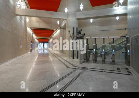 Parigi, RER e, stazione porte Maillot, Architektur von Agence Duthilleul // Parigi, RER e, stazione porte Maillot, architettura di Agence Duthilleul *** P Foto Stock