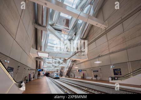 Parigi, RER e, stazione porte Maillot, Architektur von Agence Duthilleul // Parigi, RER e, stazione porte Maillot, architettura di Agence Duthilleul *** P Foto Stock