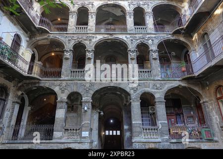 Budapest, Wohnhaus Bezeredi utca 6 // Budapest, Apartment House Bezeredi utca 6 *** Budapest, Apartment House Bezeredi utca 6 Budapest, Apartment Hous Foto Stock