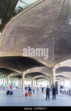 Aeroporto internazionale Queen Alia, terminal costruito da Norman Foster + Partners, 2013, Amman, Giordania Foto Stock