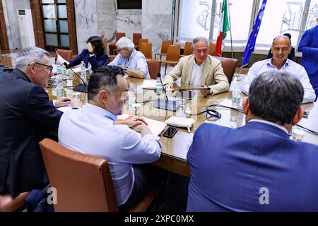 Roma, Italia. 5 agosto 2024. il ministro delle imprese Adolfo Urso durante l'incontro con i sindacati a Roma, Lunedì, 5 agosto 2024 (foto Roberto Monaldo/LaPresse) Ministro delle imprese Adolfo Urso durante l'incontro con i sindacati a Roma, lunedì 5 agosto 2024 (foto di Roberto Monaldo/LaPresse) crediti: LaPresse/Alamy Live News Foto Stock