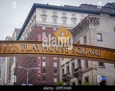 Il cartello stradale "Playhouse Square" nel centro di Cleveland, Ohio, uno dei più grandi centri per le arti dello spettacolo degli Stati Uniti. Foto Stock