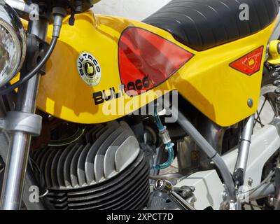 Vista ravvicinata di un Bultaco Lobito all'annuale riunione motociclistica classica a Mijas, Andalusia, Spagna. Foto Stock