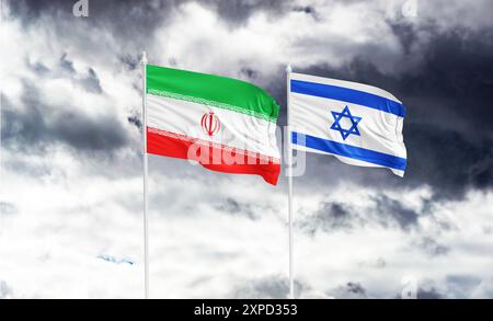 israele contro iran bandiere israele conflitto iraniano l'Iran afferma di avere il dovere di punire Israele per l'uccisione del leader di Hamas a Teheran Foto Stock