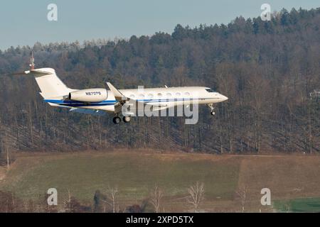 Zurigo, Svizzera, 14 gennaio 2024 N-870PS Gulfstream G650ER Aircraft atterra sulla pista 14 durante il forum economico mondiale di Davos Foto Stock